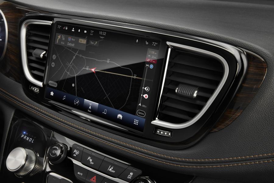 Детали интерьера Chrysler Pacifica Limited S Appearance Package AWD (RU) 2020 года  (фото 35 из 70)